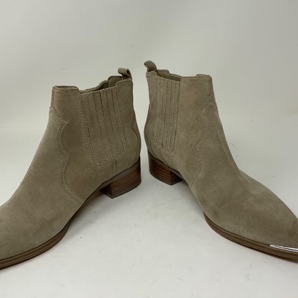 Marc Fisher Mlyohani Genuine Suede Leather Flat Pull On Booties Shoes Gray 7.5 - Picture 3 of 5
